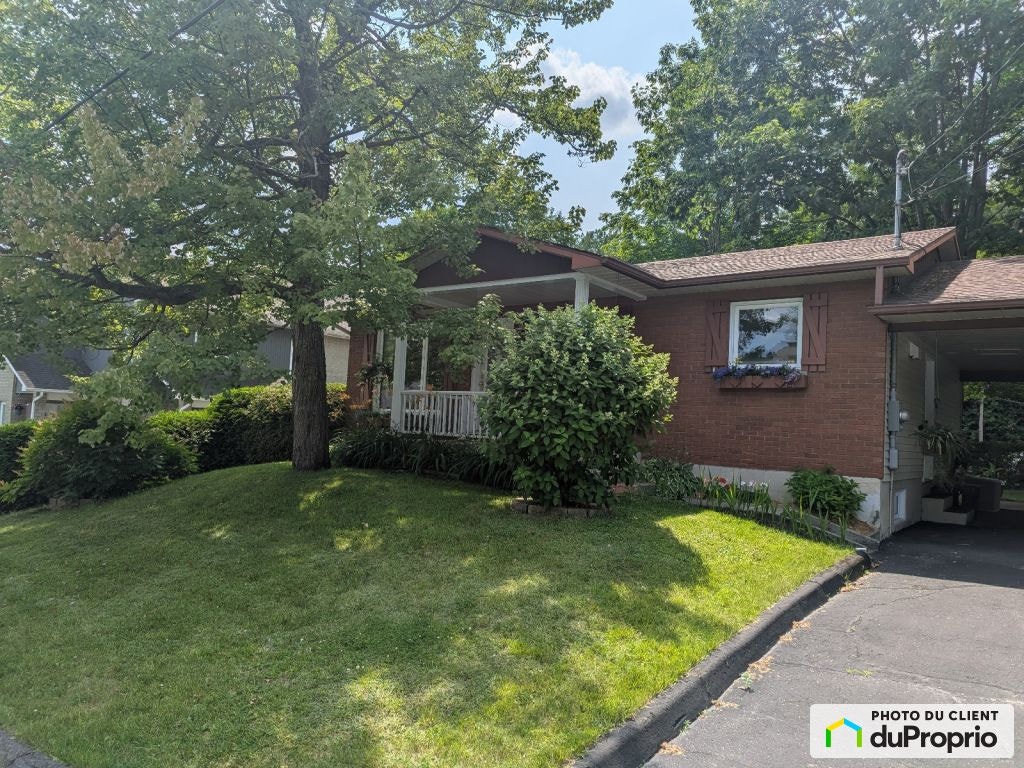 $379,000 - Bungalow for sale in Sherbrooke (Fleurimont) — photo 1