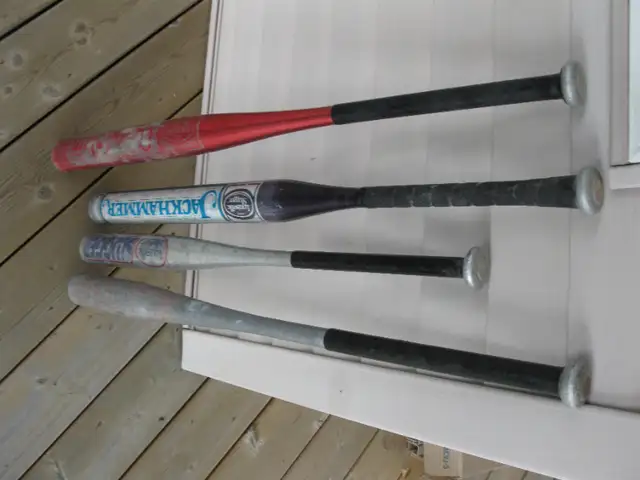 BASEBALL BATS in Baseball & Softball in Belleville - Image 2