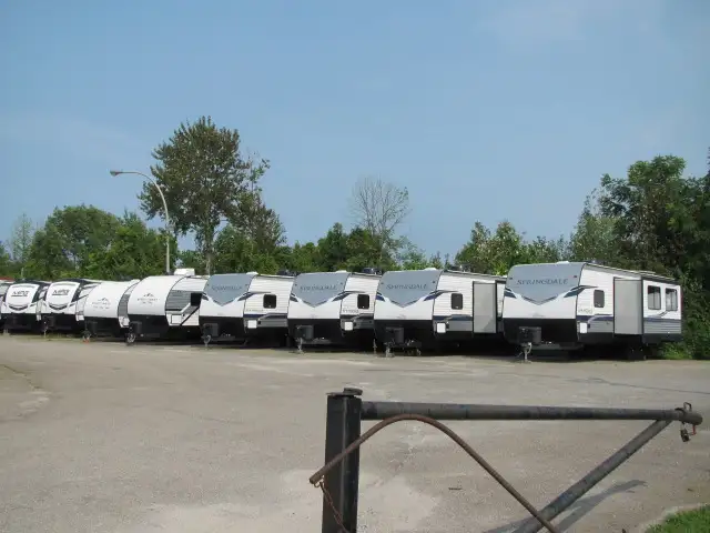 2026 GET PRE-APPROVED BEFORE YOU SHOP- SAVE LARGE-EASY FINANCING in Travel Trailers & Campers in Ottawa - Image 22