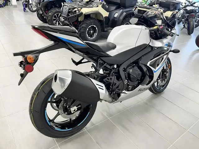2025 Suzuki GSX-R1000A in Sport Bikes in St. Albert - Image 9