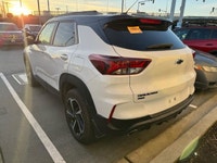 Unleash spirited performance and impressive efficiency with this exceptional used 2023 Chevrolet Tra... (image 1)