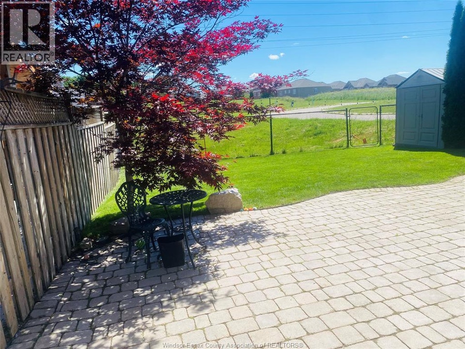 15 GENOVA COURT Woodbridge, Ontario 5