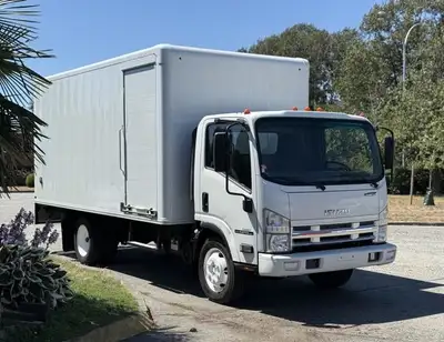 2012 Isuzu NPR HD 16 Foot Cube Van With Ramp, 6.0, 8 cylinder, 2 door, cruise control, air condition...