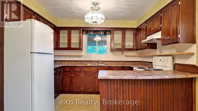 69 8TH STREET Hanover, Ontario in Houses for Sale in Owen Sound - Image 6