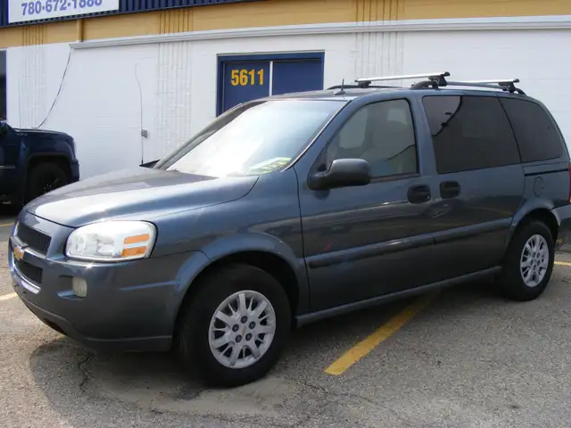 2005 CHEVROLET UPLANDER LS--CLEAN BC UNIT--RUST FREE--WARRANTY