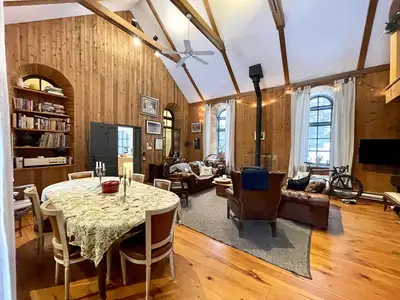 Amazing 3 bed/1 bath Blue Mountains "Kolapore Schoolhouse"