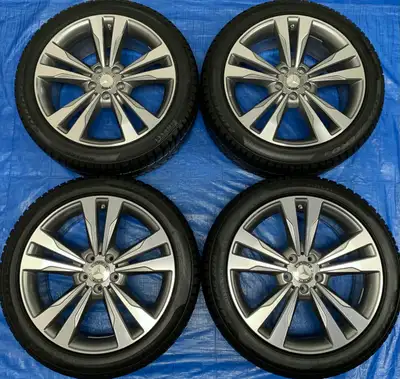 Selling a beautiful set of *Like Brand New* 2020 Mercedes Benz S-Class original 19" wheels, TPMS and...