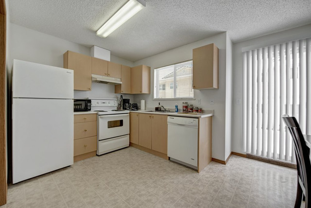 3 Bedroom Townhouse with dishwasher! in Long Term Rentals in Fort St. John