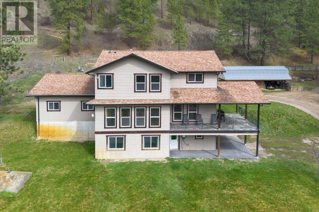 2457 Salmon River Road Salmon Arm, British Columbia in Houses for Sale in Vernon - Image 4