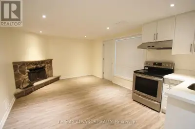 LOWER - 33 CARLUKE CRESCENT Toronto (St. Andrew-Windfields), Ont