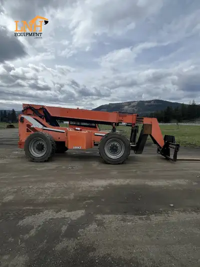 2014 Skytrak 10042 Telehandler | 6769.5 hours It features a multifunction, electic over hydraulic jo...