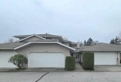 AVONDALE: centrally situated gated community. Spacious 2 level town home offering 3 big bedrooms, de...