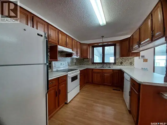 113 5th AVENUE Gravelbourg, Saskatchewan in Houses for Sale in Moose Jaw - Image 26