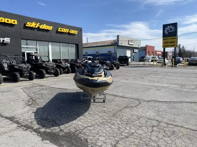 2025 Sea-Doo RXT-X 325 Metallic Tan Lava Red Premium in Personal Watercraft in Cornwall - Image 3