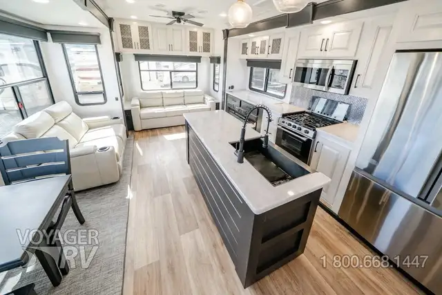 2023 Heartland Bighorn 3215RL in Travel Trailers & Campers in Kelowna - Image 53