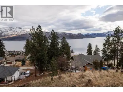 Choose your builder! Build your dream home in one of Peachland's most picturesque and welcoming neig...