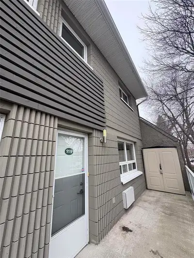 5H//Winnipeg/OPEN HOUSE__FRIDAY, DEC 12TH ---> 4:00 PM till 6:00 PM <--- } View today & move in TOMO...