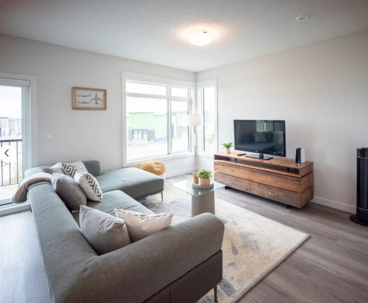 Spacious 3-Bed, 2.5-Bath Townhome in Secord – $1,895/month 5