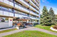 The Greenview has bright, spacious bachelor, 1 bedroom and 2 bedroom units. College Square Shopping... (image 2)