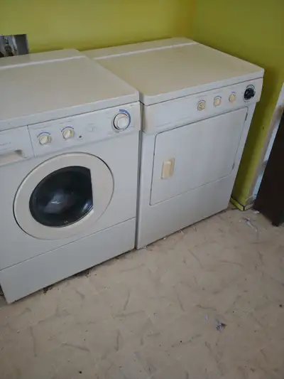 Laveuse et sécheuse – Bon état – 100$ le lot (doivent partir) !!, View more