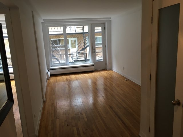 6055 28ieme avenue — photo 3