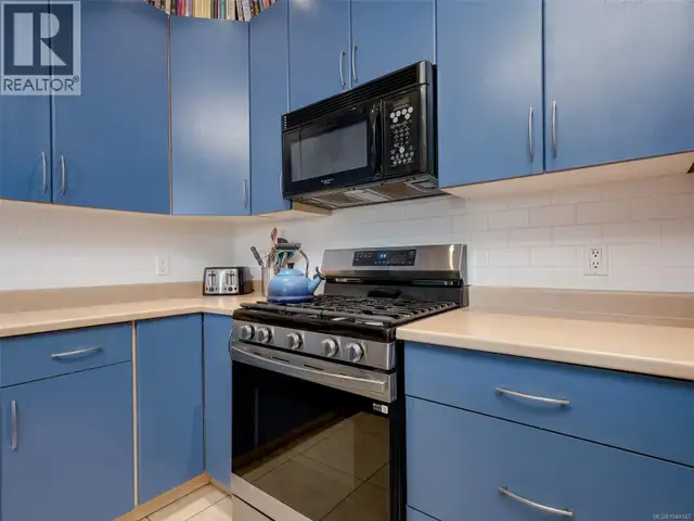 206 330 Waterfront Cres Victoria, British Columbia in Condos for Sale in Victoria - Image 11