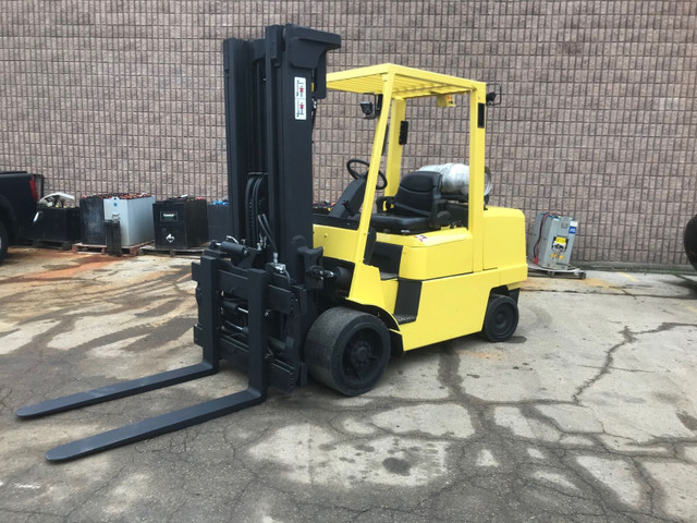 12000 lb Hyster Heavy duty with fork-positioner in Other Business & Industrial in City of Toronto - Image 2