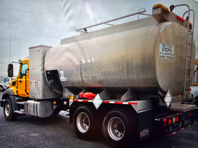 2019 mack refueler truck..trades in Heavy Trucks in Kelowna - Image 4