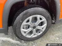 Only 21 Miles! This Jeep Compass has a dependable Intercooled Turbo Regular Unleaded I-4 2.0 L/122 e... (image 8)