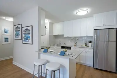 FULLY RENOVATED CONDO QUALITY 2 BEDROOM APARTMENTS-CALL TODAY FOR AVAILABILITY. Current Incentives:...