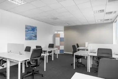 Flexible large office for rent designed to accommodate 30 people at Regus Fairmont Chateau Laurier....