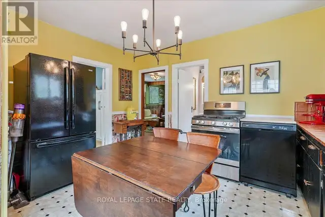 94 CENTRE STREET Niagara-on-the-Lake (Town), Ontario in Houses for Sale in St. Catharines - Image 17