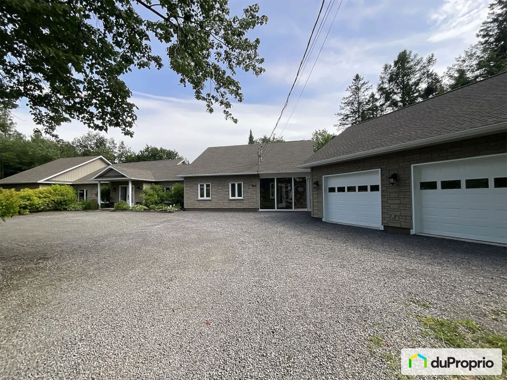 $980,000 - Intergenerational for sale in Ste-Catherine-de-la-JC — photo 3