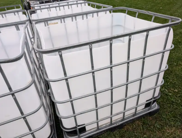 OPEN TOP - IBC TOTES - FARMING, SCRAP METAL, POLYMERS, & MORE. in Storage Containers in Cambridge - Image 6