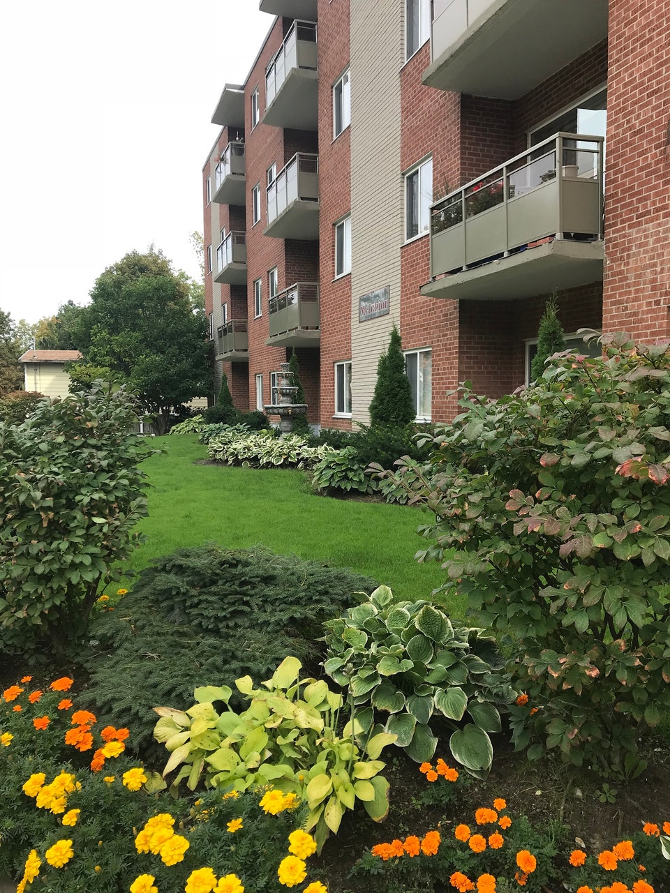 KEMPENFELT VIEW APARTMENTS -  1 & 2 BDRM Suites - ALL INCLUSIVE! 2