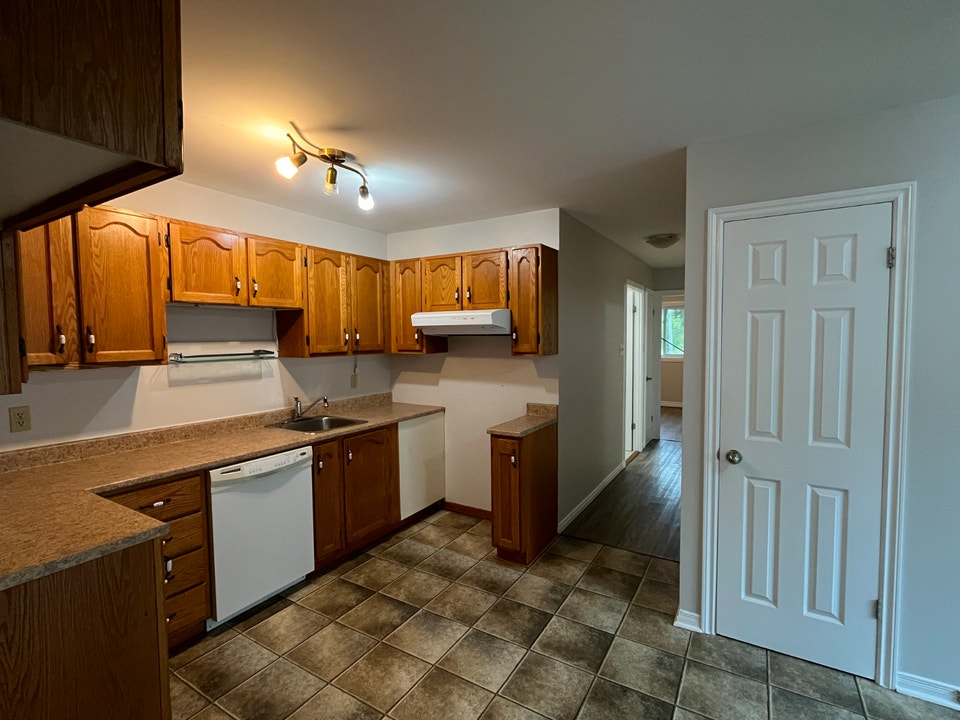 2+2 Bedroom, 2 Bathroom Semi 3