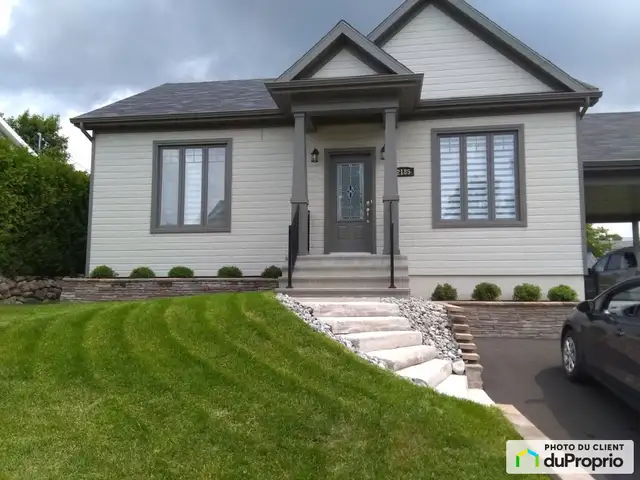 $490,000 - Bungalow for sale in St-Emile62864753360002121