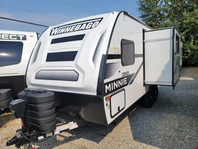 2025 Winnebago Micro Minnie 2108TB in Travel Trailers & Campers in Penticton - Image 4