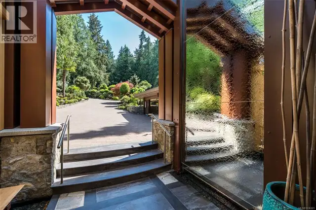 960 Lands End End North Saanich, British Columbia in Houses for Sale in Victoria - Image 25