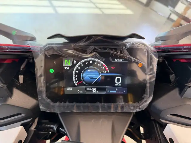 2026 Yamaha YZF-R7 70th Anniversary Edition in Street, Cruisers & Choppers in Winnipeg - Image 14