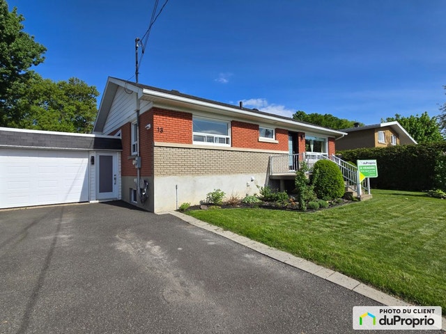 $534,500 - Bungalow for sale in Charlemagne — photo 1