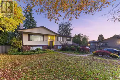 Beautifully renovated home on a large 13920 square ft lot in a quiet Maple Ridge cul-de-sac! Feature...