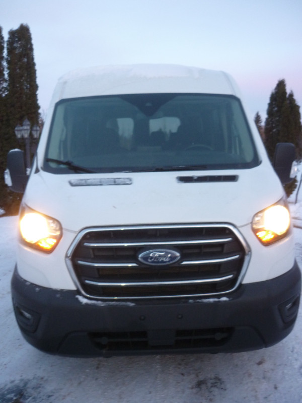 2020 Ford Transit Passenger Van, 10 PASSENGER/BACKUP CAM/LOW KMS in Cars & Trucks in Edmonton - Image 2
