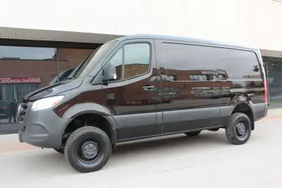 RARE FIND 4X4 WITH LOW ROOF!!! 2021 MERCEDES SPRINTER 2500 -- 144 - LOW ROOF -- 4X4 WITH LOW RANGE O...