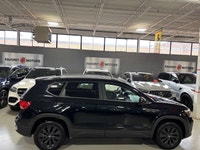 **FORMER DAILY RENTAL** FEATURING : REMOTE START, PANORAMIC ROOF, WELL EQUIPPED, VERY CLEAN! FINISHE... (image 2)