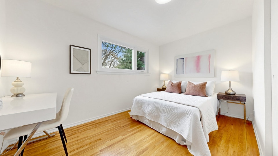 Detached House for Sale in North York(Don Mills/Van Horne), photo 8 of 11