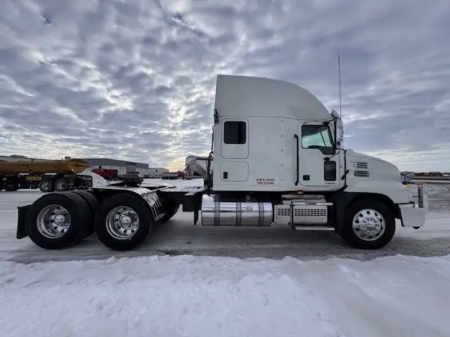 2023 Mack Anthem 64T 70 mDRIVE S40 in Heavy Trucks in Regina - Image 7