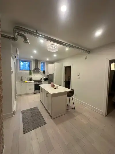 *3660 Avenue Du Musée* $2200 This Beautiful fully furnished 4 1/2 condo in a fully insulated as its...