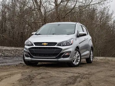 This Chevrolet is a compact and efficient car that is perfect for city driving, commuting, and anyon...