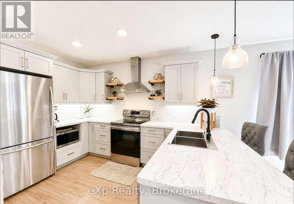 A UPPER - 340 NELSON STREET Kincardine, Ontario 4